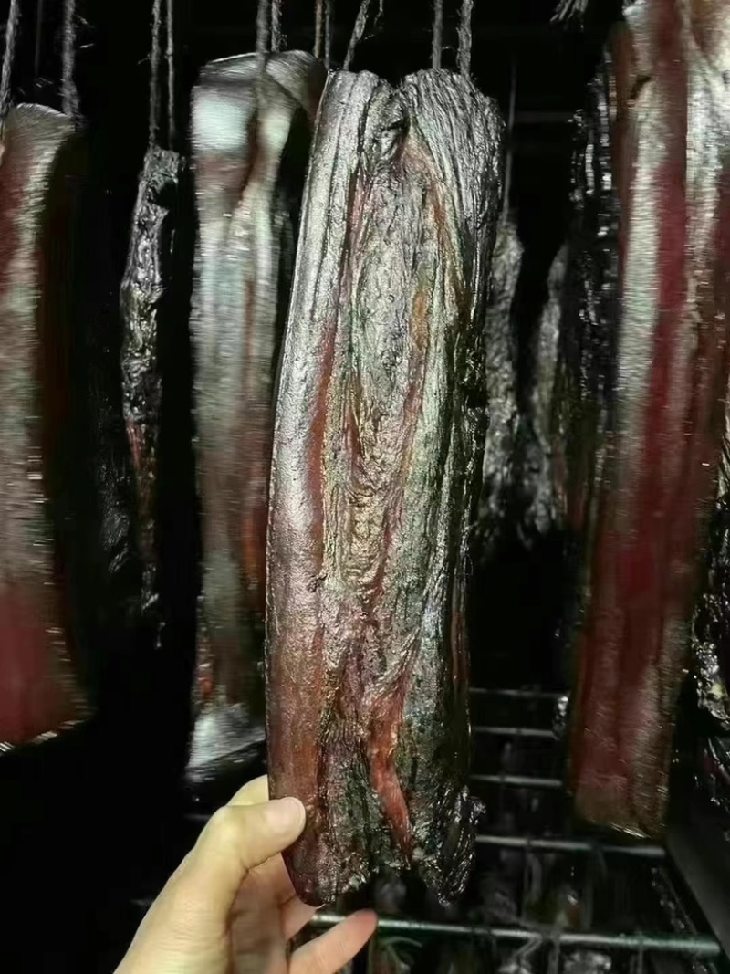 烟熏全干前腿腊肉（黄颜色黑颜色都有货）一手货源