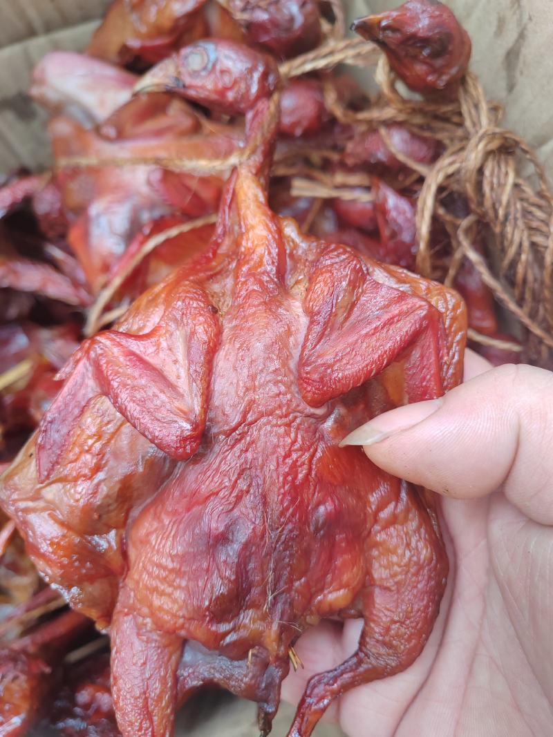 烟熏鹌鹑厂家供应，品质保证，货源充足！！！