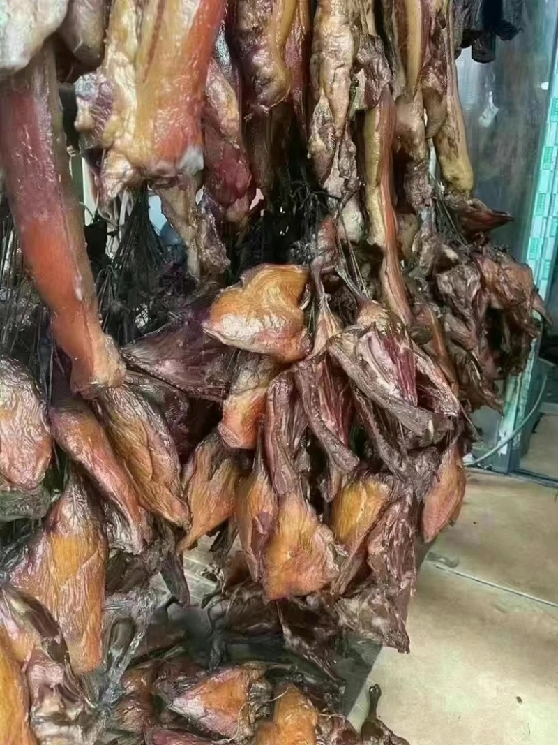 烟熏全干腊鸭腿（干货）一手货源