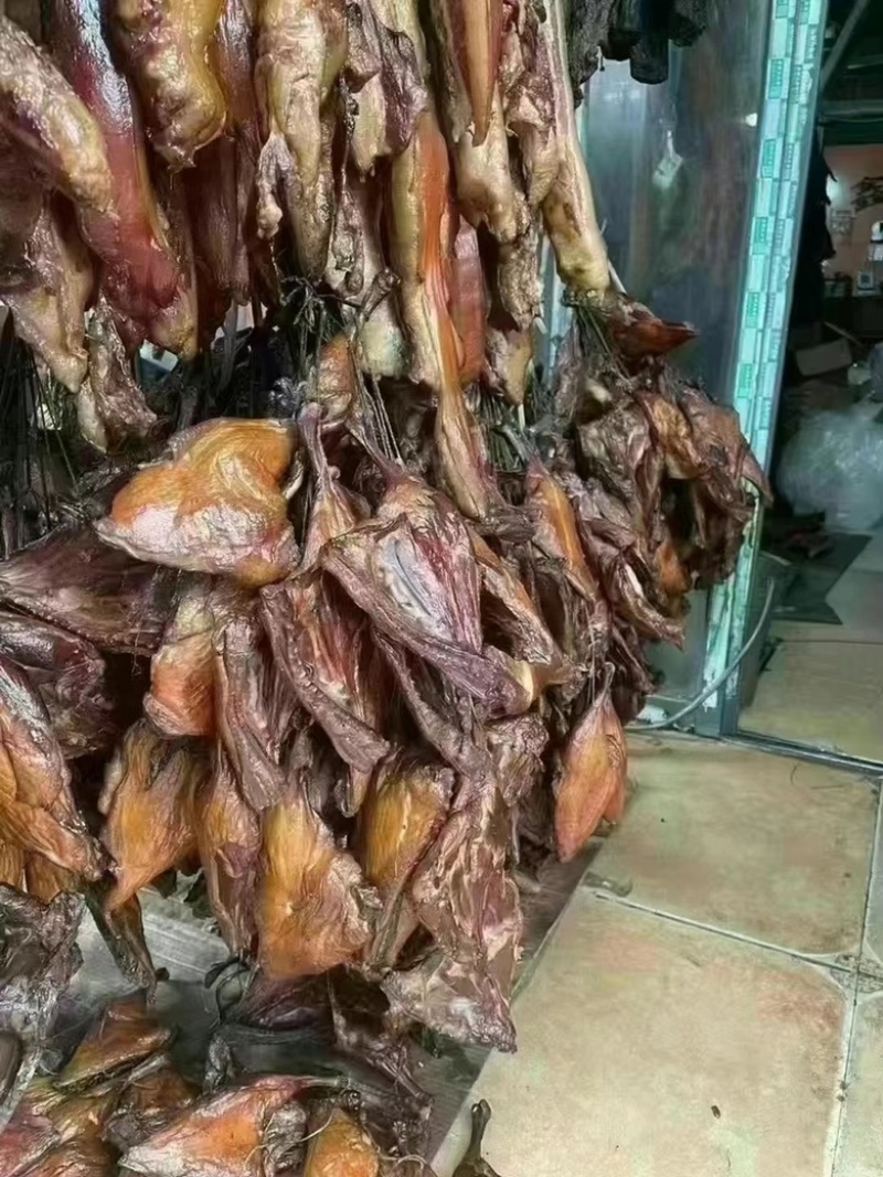 烟熏全干腊鸭腿（干货）一手货源