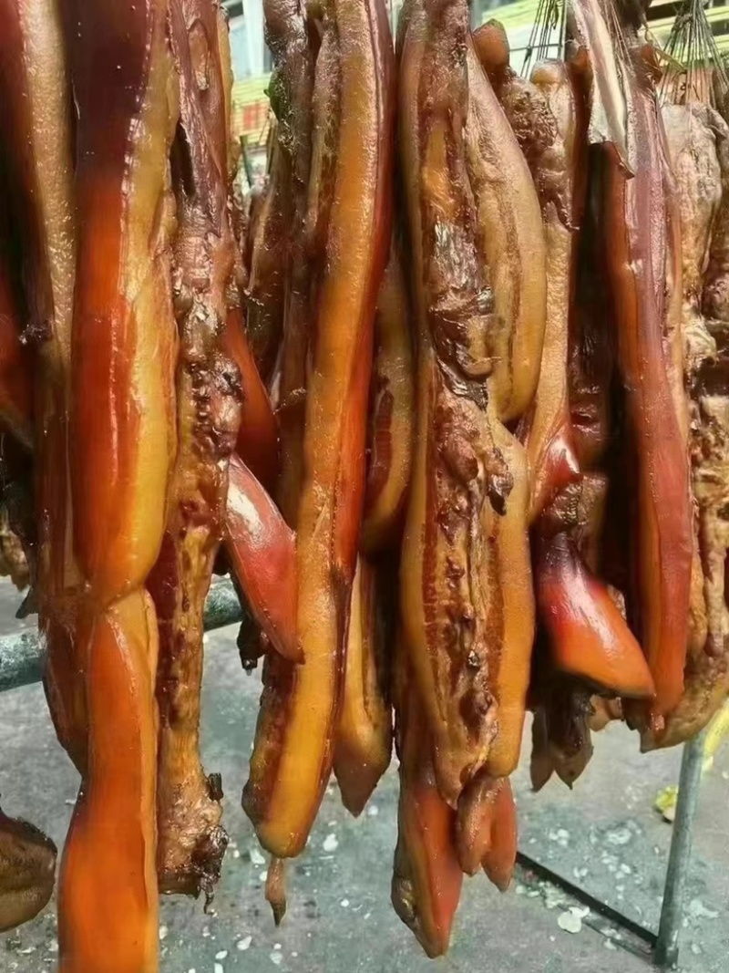 全干槽头腊肉（颜色金黄色，味道巴适）厂家一手货源