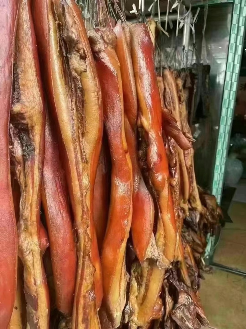全干槽头腊肉（颜色金黄色，味道巴适）厂家一手货源