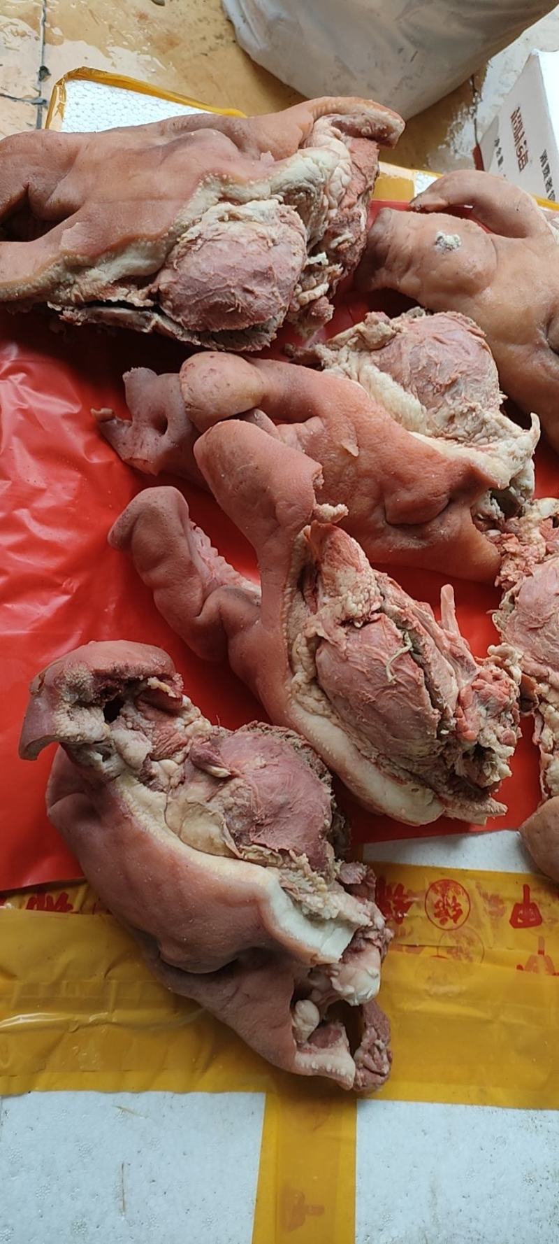 猪头肉，精品头肉，头型很瘦，实物拍摄，直接下锅