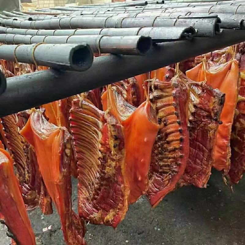 烟熏香猪排云南小香猪跑江湖摆摊展会地摊厂家直一手货源特产
