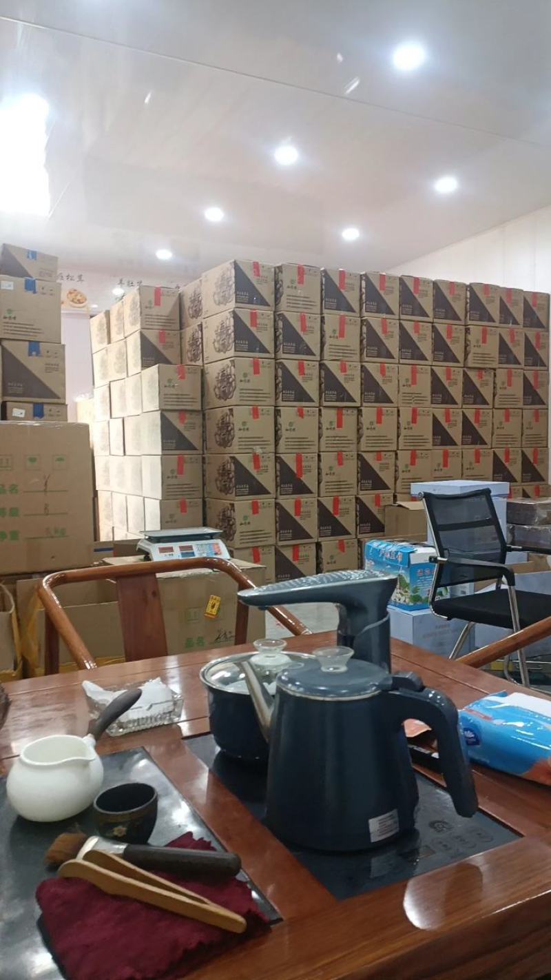 鹿茸菇工厂直销，各种等级齐全，价格优惠。如意情