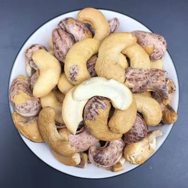 【腰果】越南盐焗腰果半片碎颗粒新货口感酥一手货源