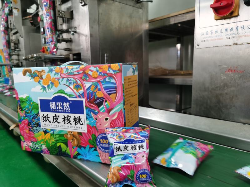 手剥烤核桃