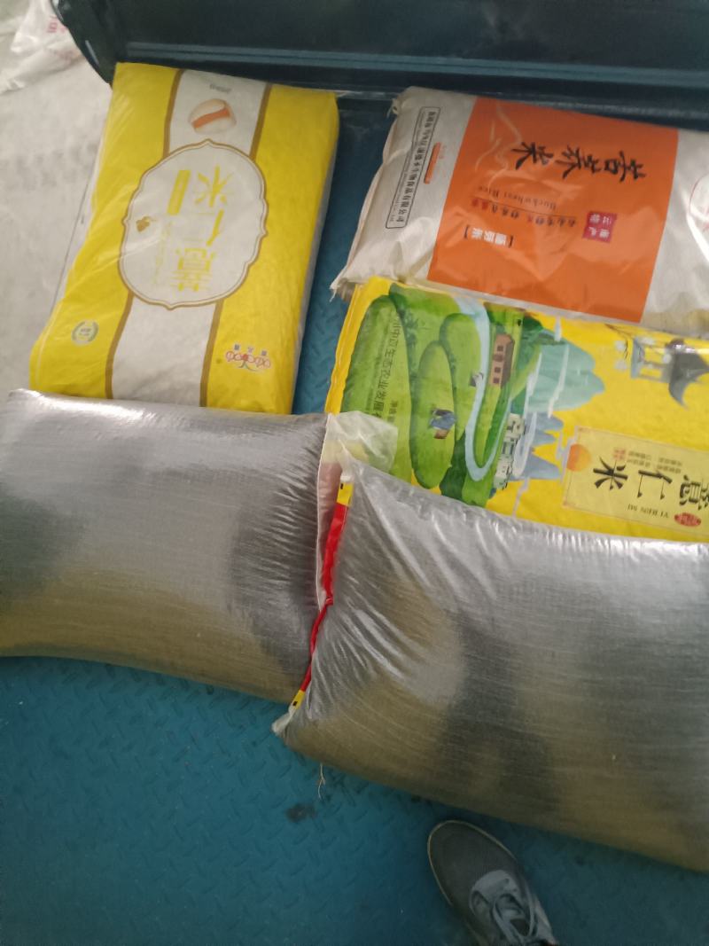燕麦即莜麦，俗称为油麦！主产区河北地区！