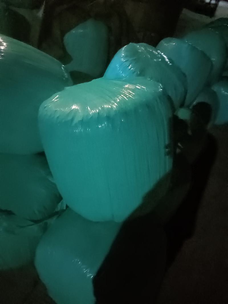 青储草料