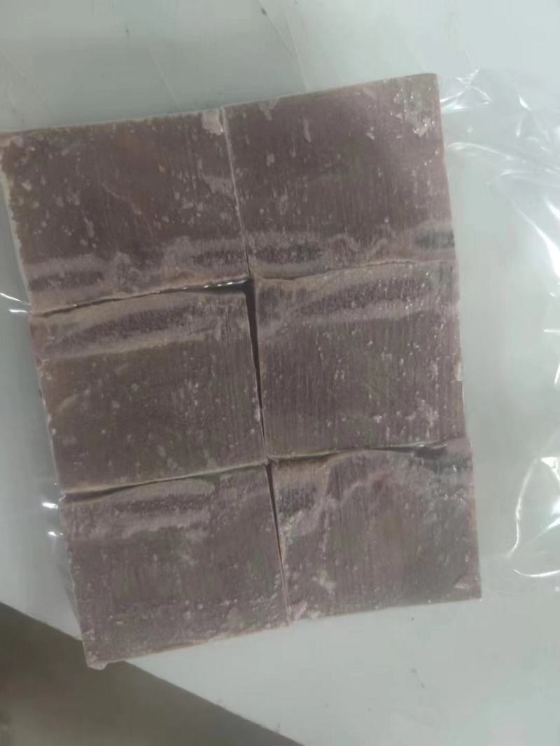 黑椒牛仔骨，黑胡椒口味，口感嫩，适合各个年龄段的人食用。