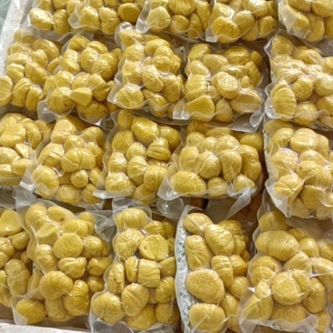新鲜板栗仁，口感糯甜，来自大别山深山老林现加工的板栗