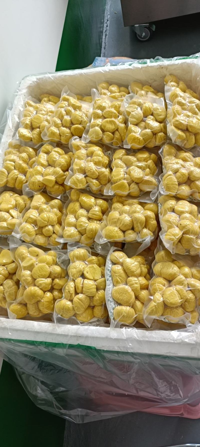 新鲜板栗仁，口感糯甜，来自大别山深山老林现加工的板栗