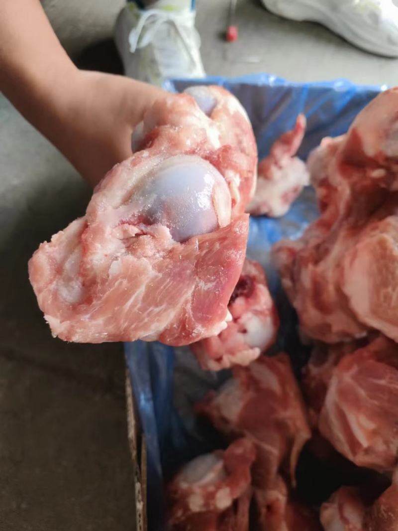 皇冠前腿骨，含肉率高，价格便宜，性价比高，欢迎咨询下单
