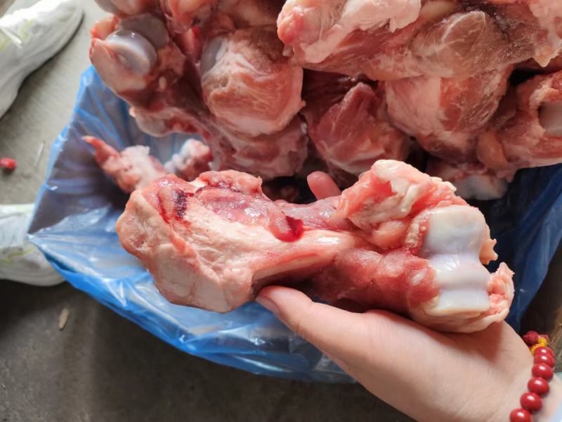 皇冠前腿骨，含肉率高，价格便宜，性价比高，欢迎咨询下单