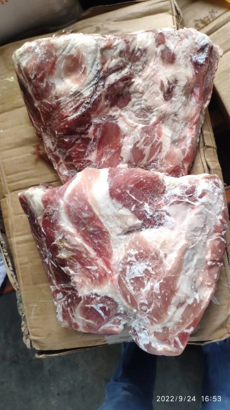 去颈去翅前排一件20斤，肉质新鲜度高，色泽新鲜，价格便宜