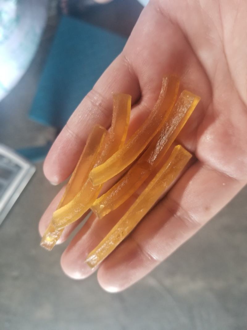 云南西双版纳傣家干牛皮，干猪皮，货源充足，需要的老板联系