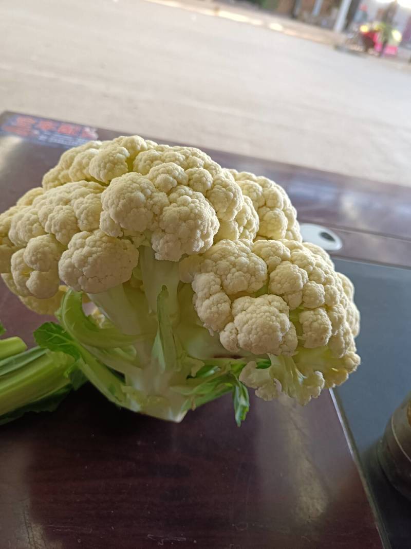 河南省内黄县王保昌果蔬商行实花菜大量上市