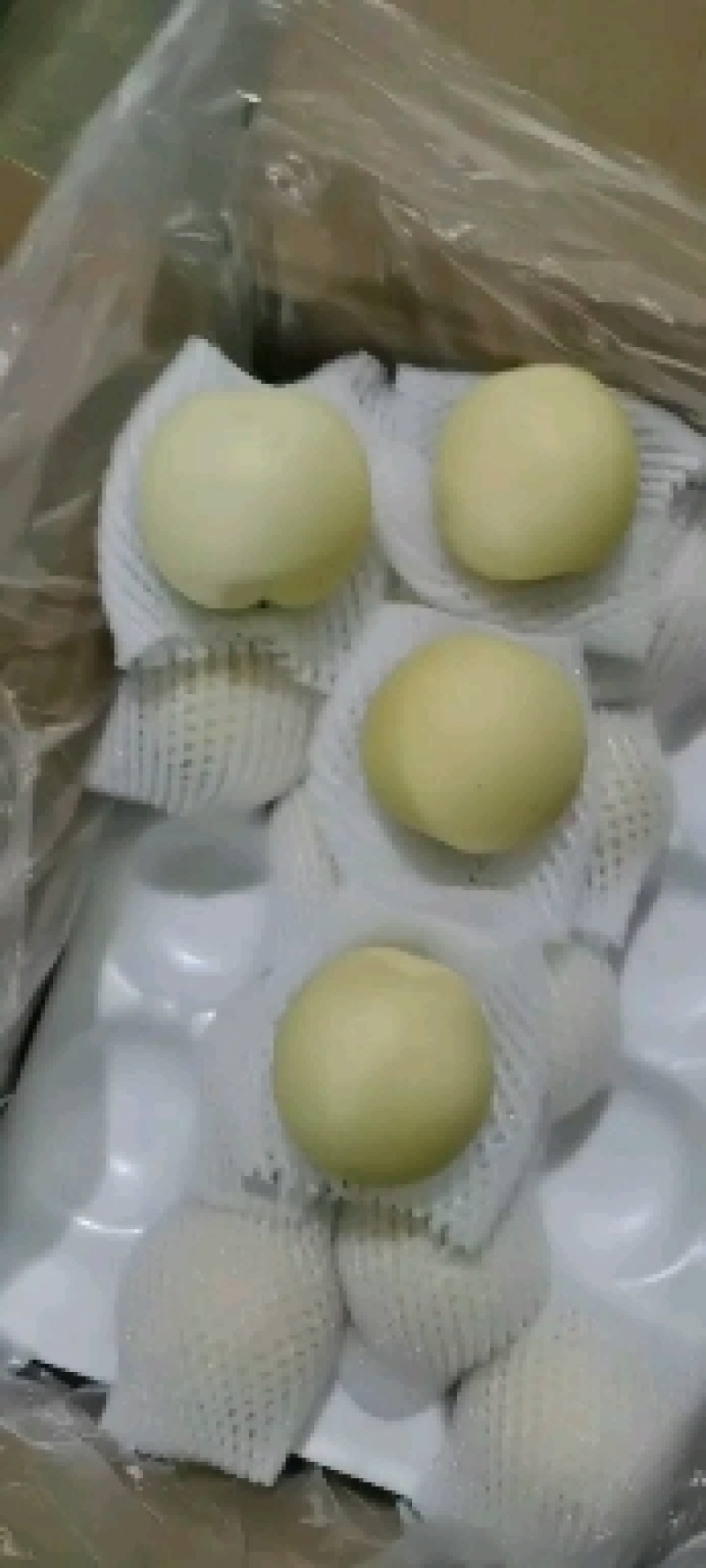 赵州特产皇冠梨，甘甜可口，皮色鲜亮，皮薄汁多
