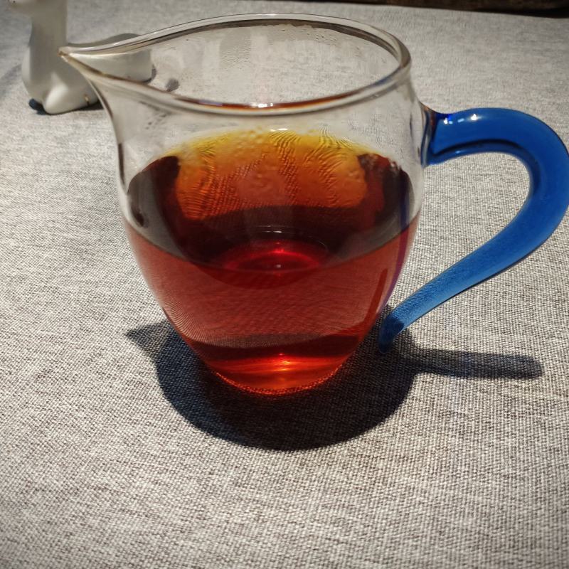 民族制茶，追求纯料。古树红茶