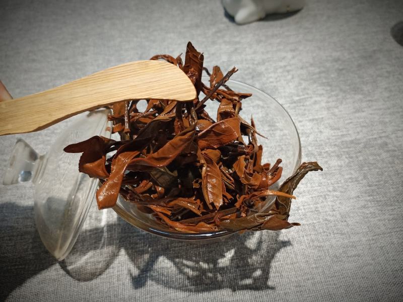 民族制茶，追求纯料。古树红茶
