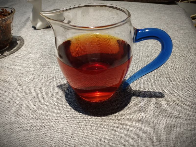 民族制茶，追求纯料。古树红茶