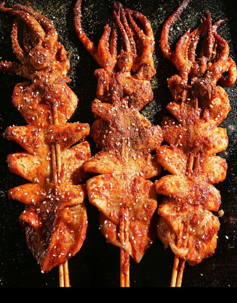 鲜冻大鱿鱼。可红烧、爆炒、涮火锅、铁板鱿鱼