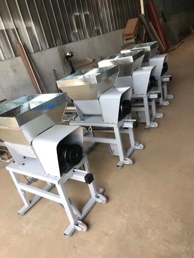 小型电石磁装袋机