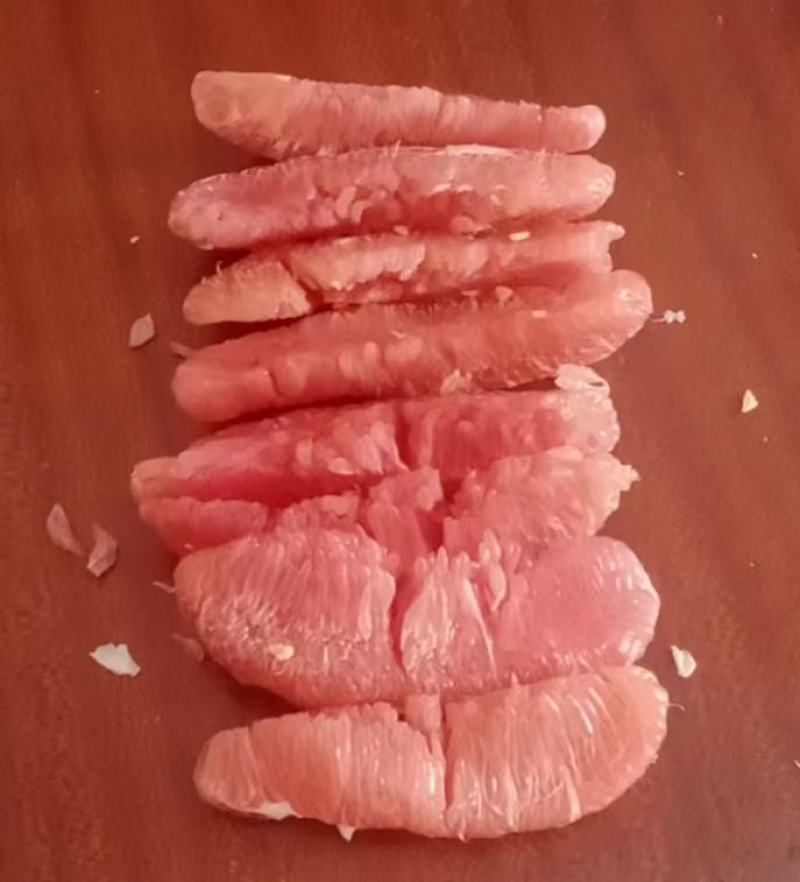 现摘现发湖北红心柚香甜水份足，老树果适合电商走量树上