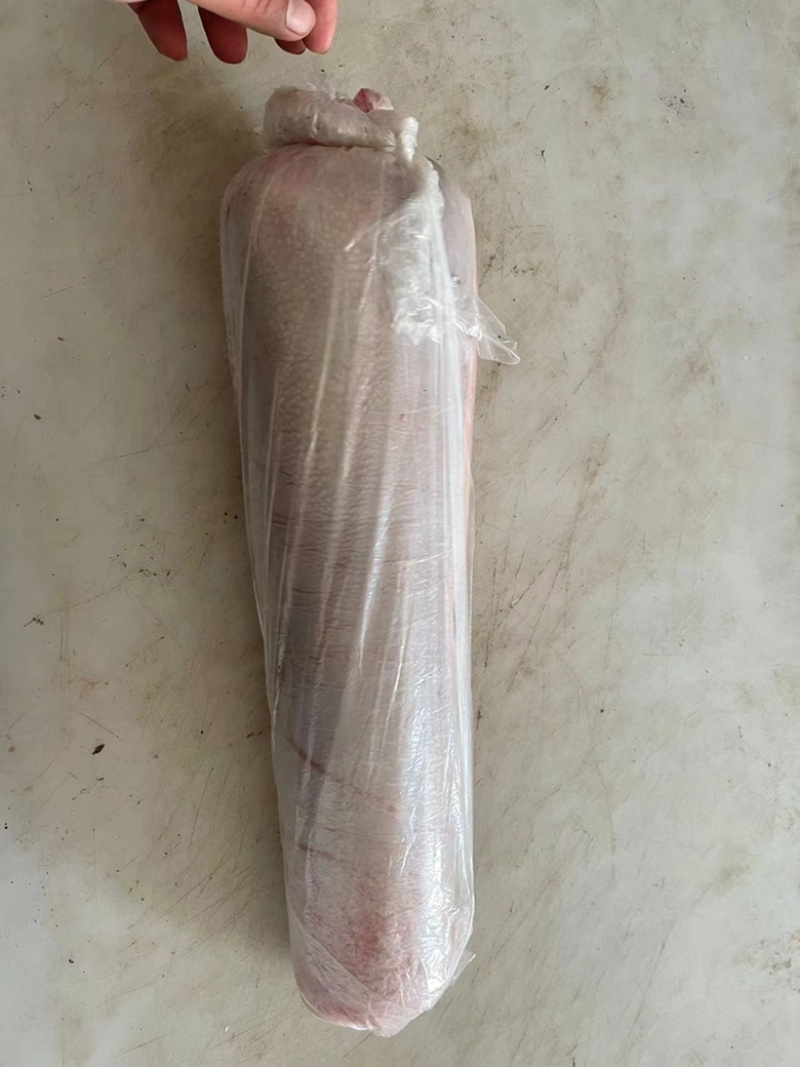 源头厂家纯干，大牛舌单个约中三到四斤质量有保障。