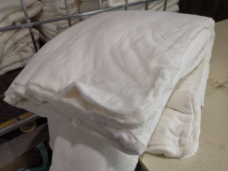 新疆棉花被子，基地工厂店直发全国。目前非常先进的精梳千层