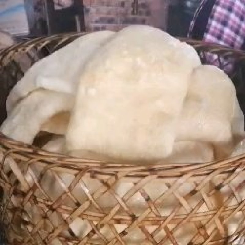 速万食品万顺肉皮加工厂加工的不浇油大块油炸猪皮