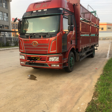解放j6L六米八高栏货车