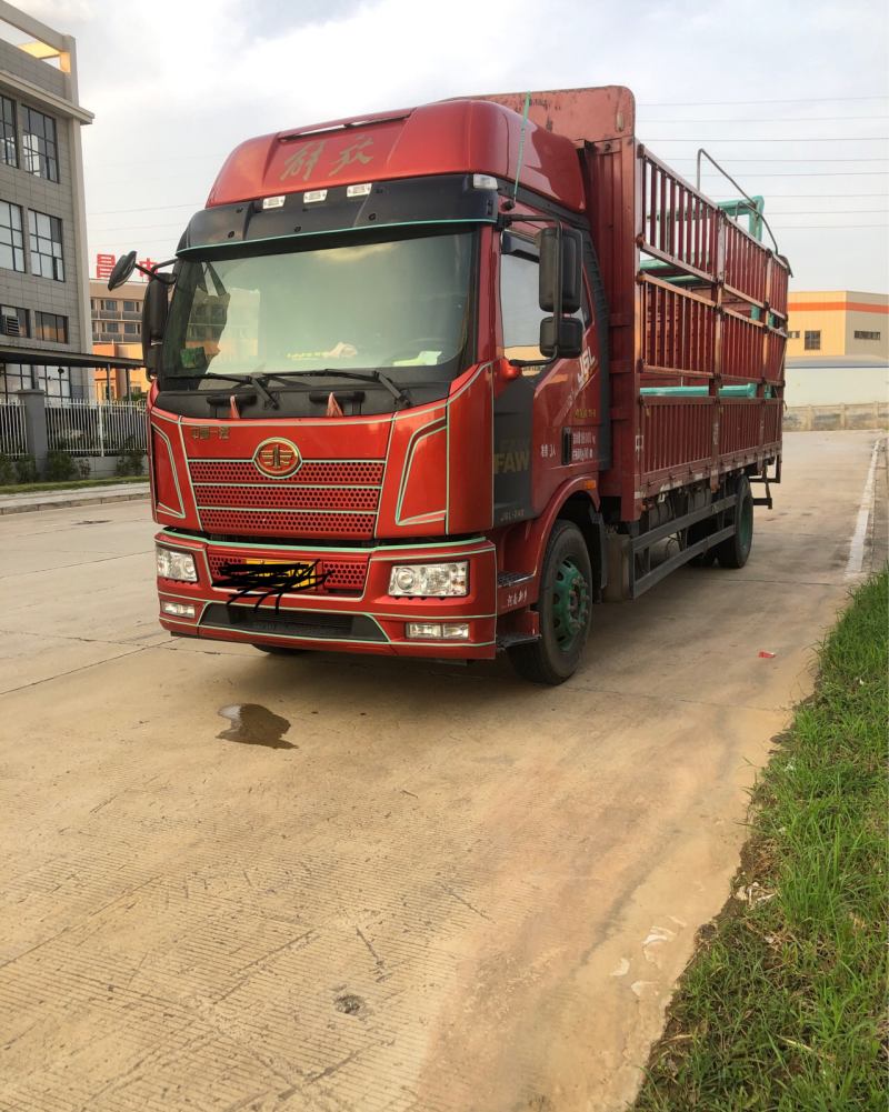 解放j6L六米八高栏货车