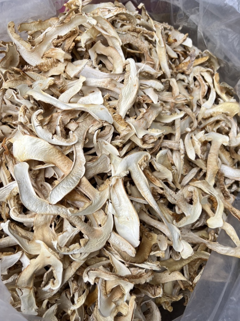 香格里拉野生松茸干片去皮大白片诚信合作欢迎来电