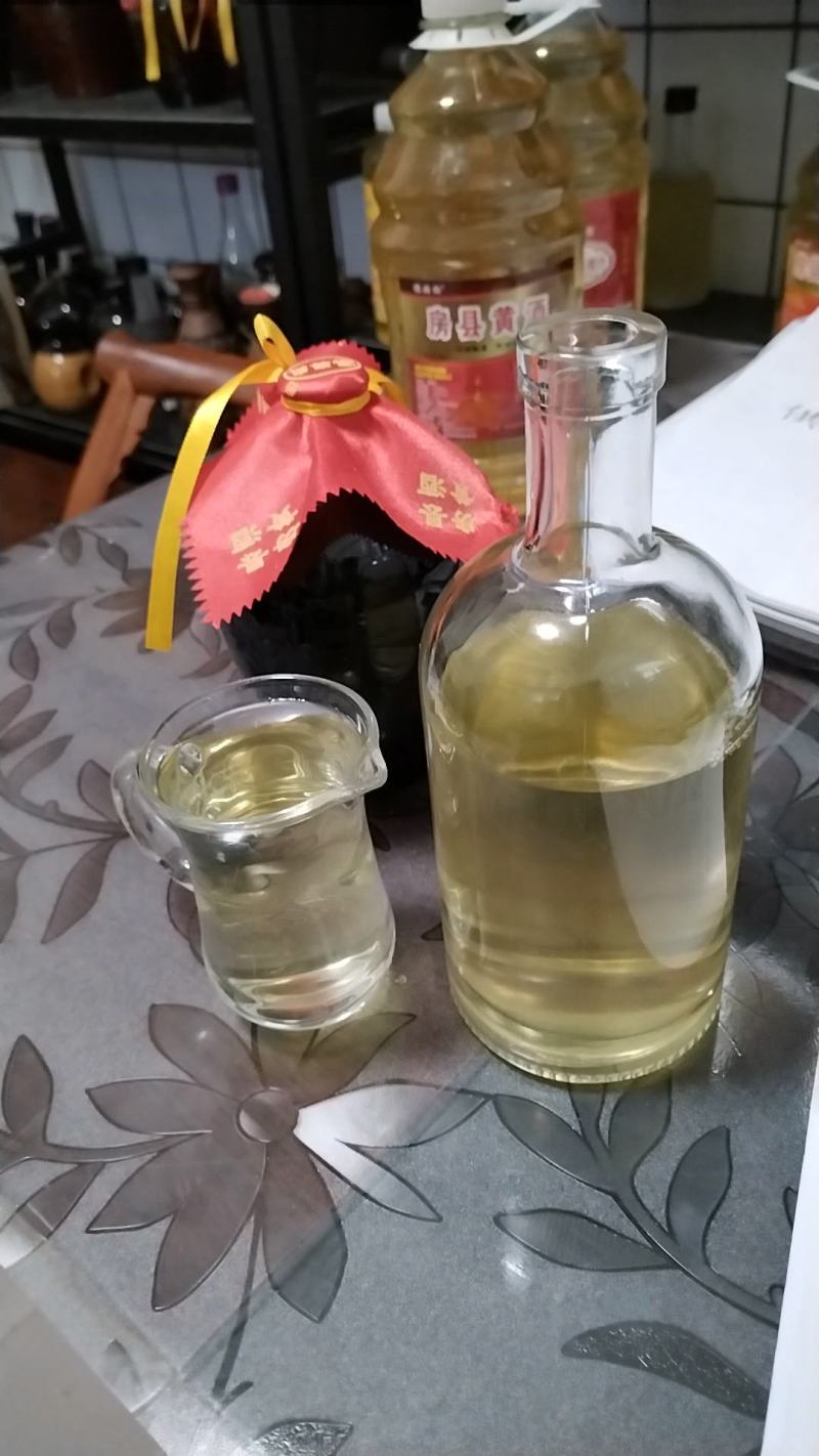 房县黄酒，纯洑汁酒，原浆，无勾兑，无添加，18度的甜酒。