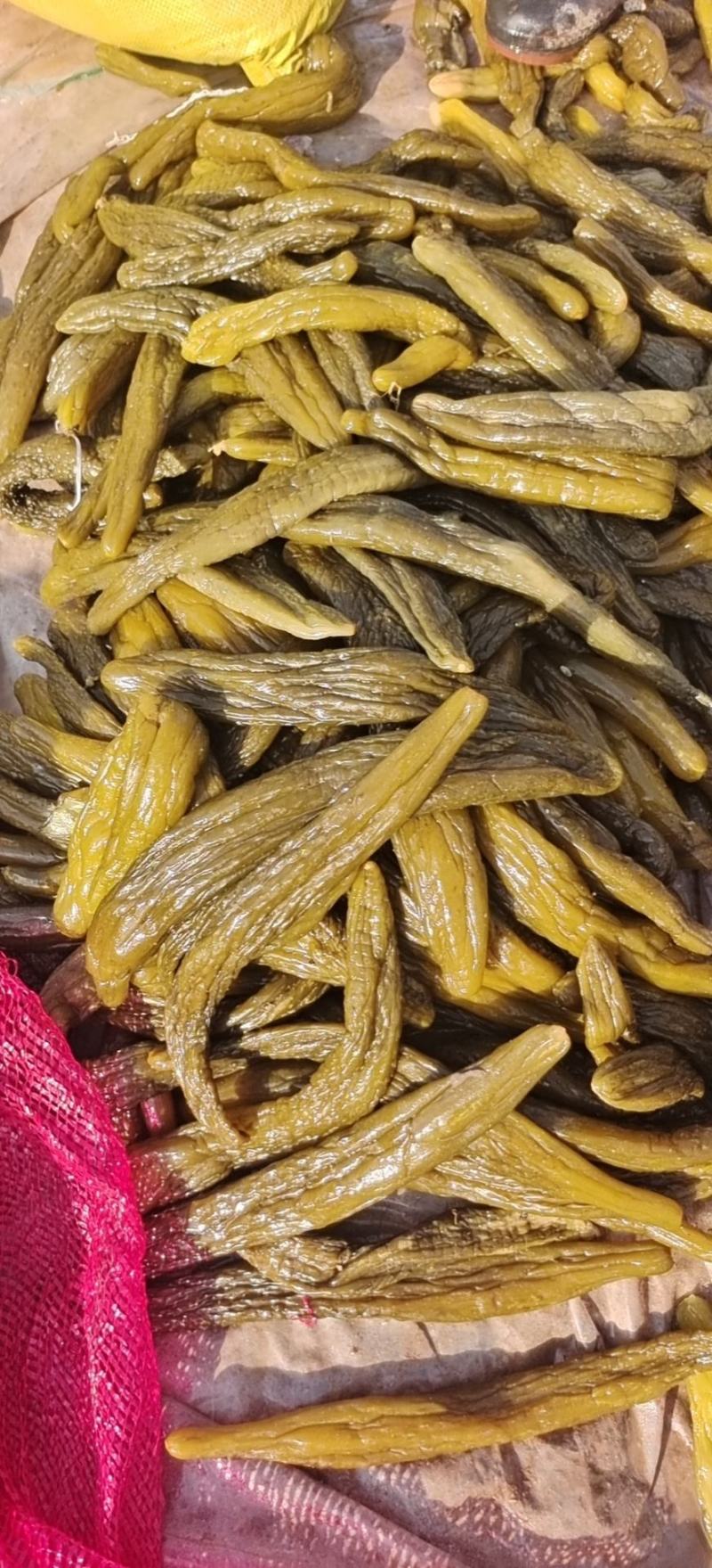 出售桶装，剁椒，泡椒，各种腌制酱菜，