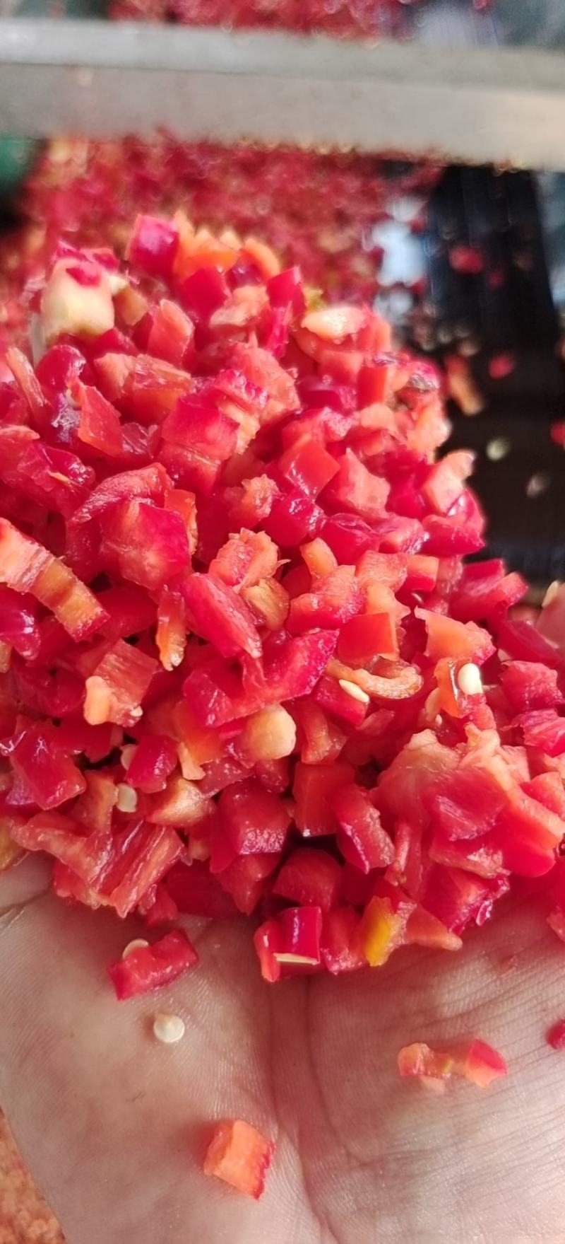 出售桶装，剁椒，泡椒，各种腌制酱菜，