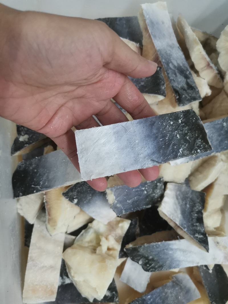 无骨带皮鮰鱼块（10KG/件（80-150克/块）