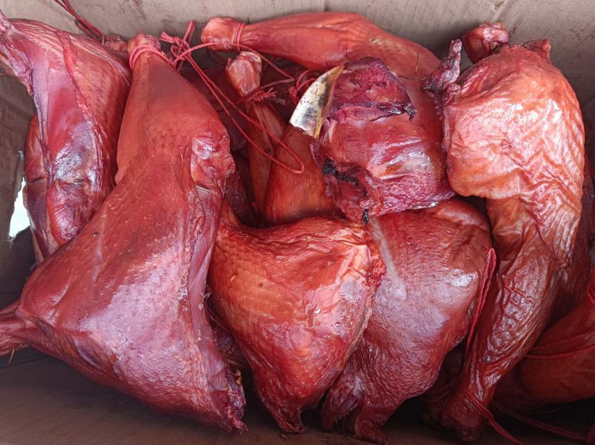 腊鸡腿熏制过程