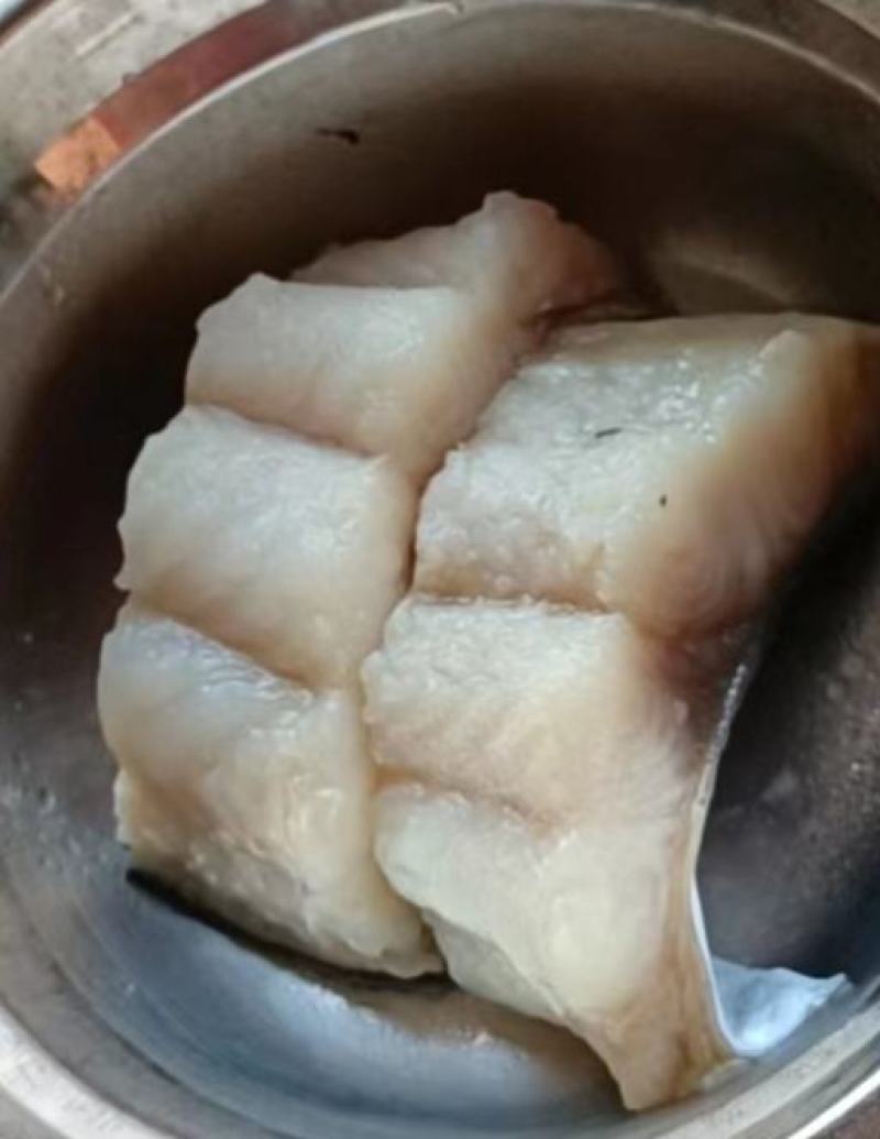 无骨带皮鮰鱼块（10KG/件（80-150克/块）
