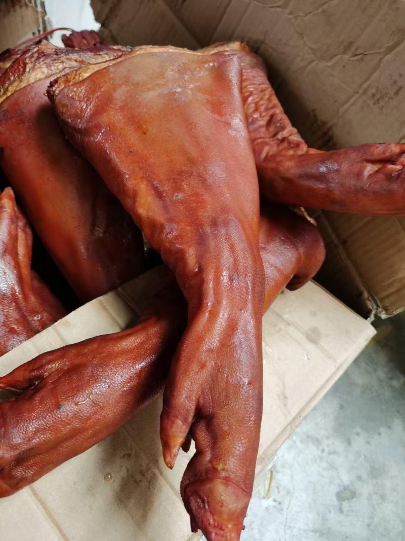 腊猪蹄正宗四川特产腊肉重庆腊猪脚农家自前猪腿烟熏腊猪蹄地