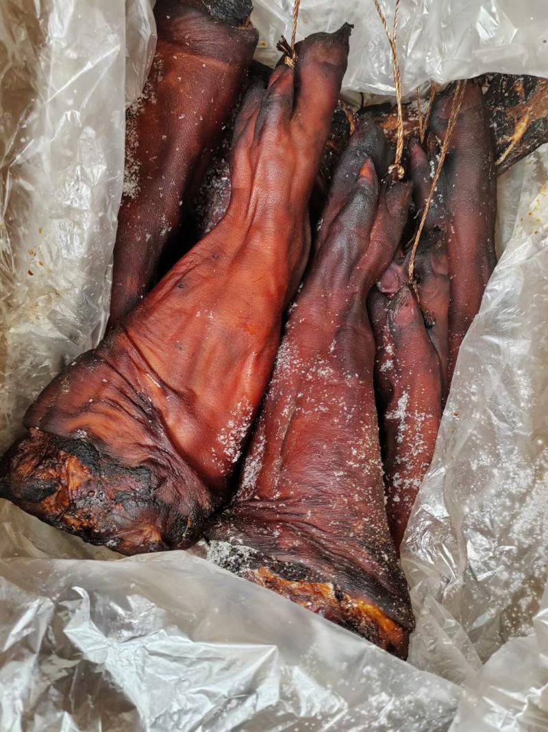 腊猪蹄正宗四川特产腊肉重庆腊猪脚农家自前猪腿烟熏腊猪蹄地