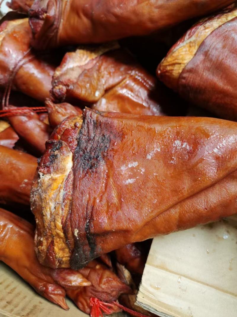 腊猪蹄正宗四川特产腊肉重庆腊猪脚农家自前猪腿烟熏腊猪蹄地