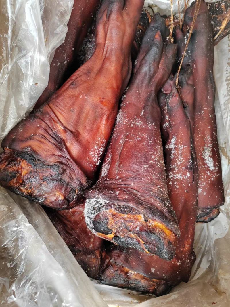 腊猪蹄正宗四川特产腊肉重庆腊猪脚农家自前猪腿烟熏腊猪蹄地