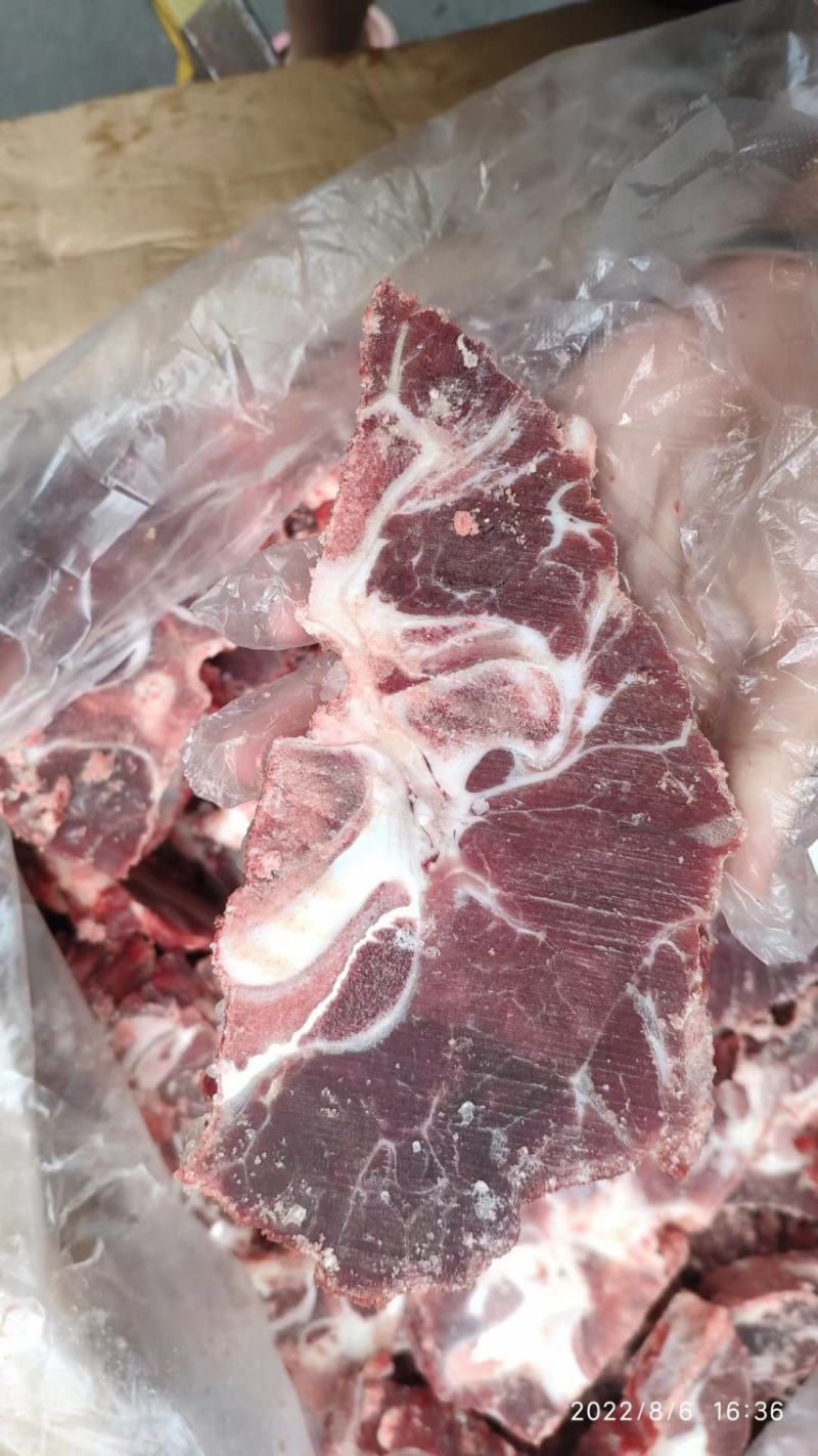 满肉牛脖骨，新鲜，含肉率高，性价比高，需要的赶紧下单吧