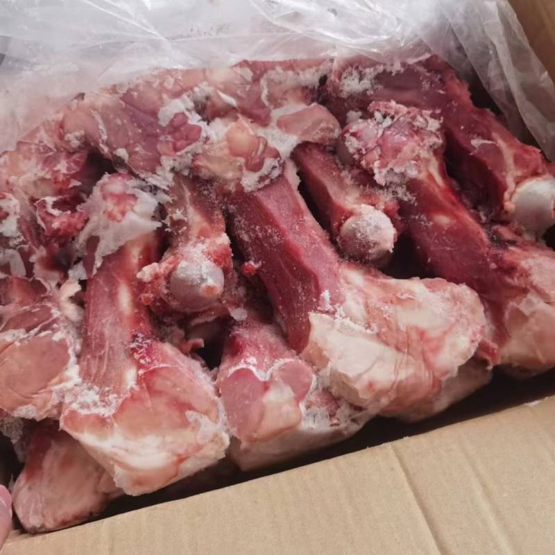 后棒骨，色泽新鲜，价格便宜，性价比高，欢迎新老客户随时咨