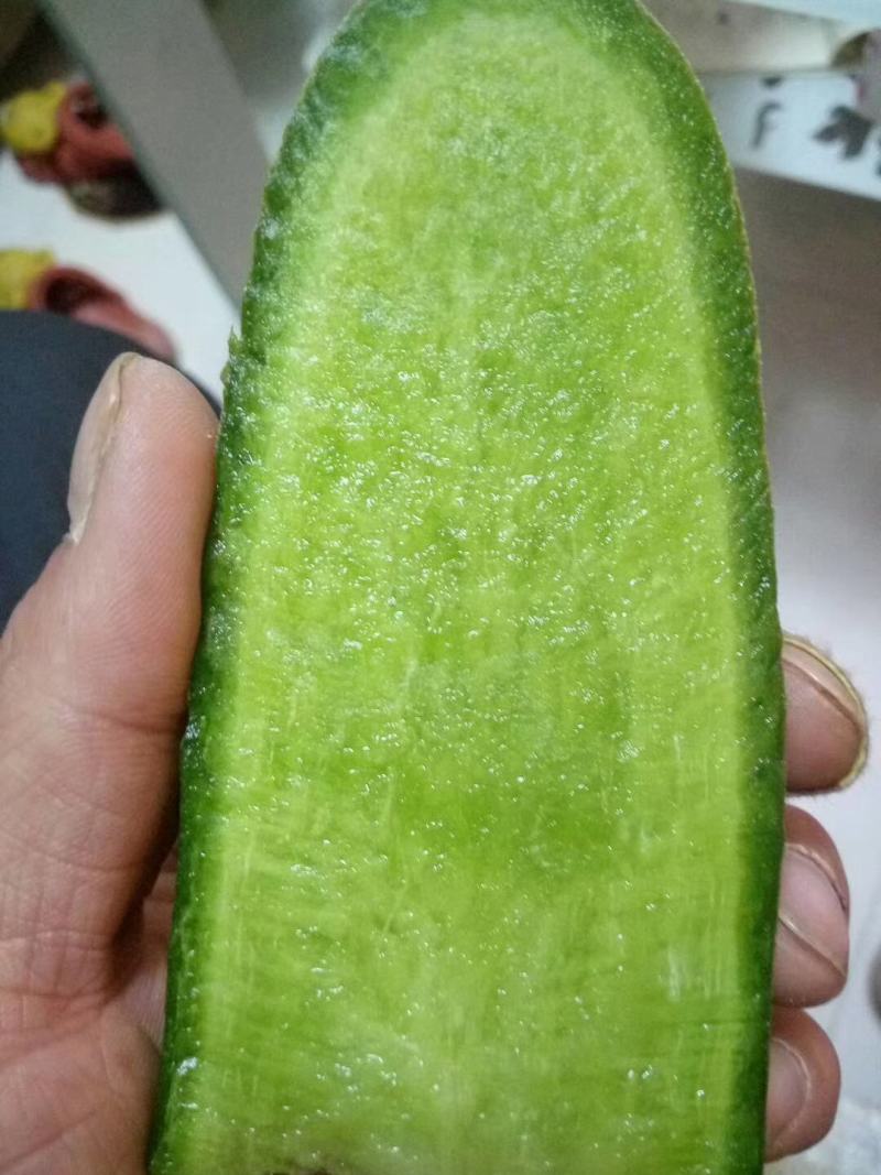 水果萝卜，大量上市，价格便宜，口感脆甜，老少皆宜。