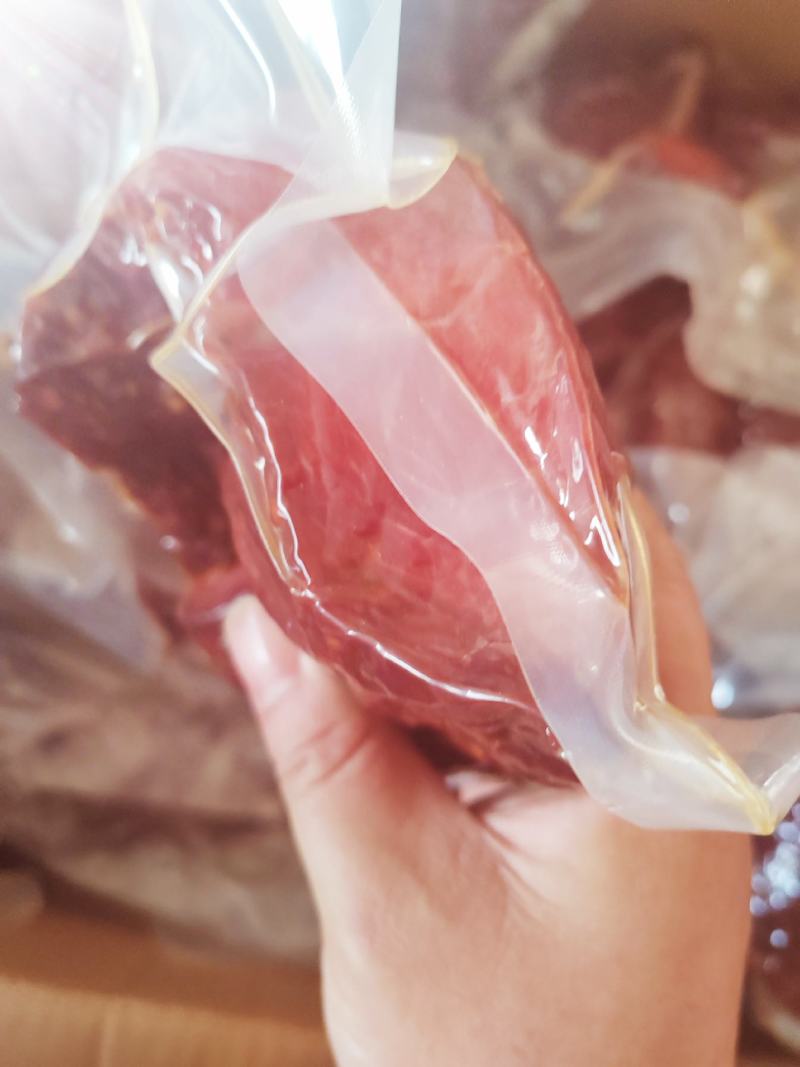 酱香肉，牛肉味的，五香，麻辣，两种风格，厂家供应！！