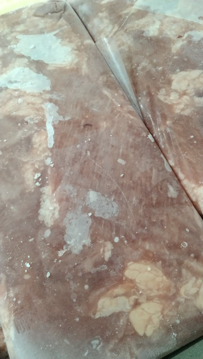 雪花肥牛，牛鸭肉混合调理肉板，不散不碎，手续齐全不散不碎