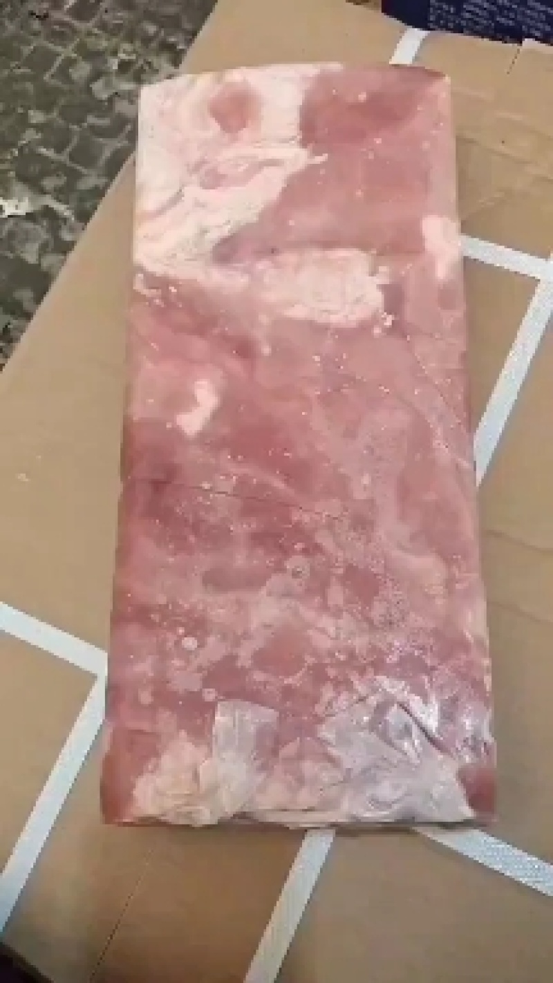 雪花肥牛，牛鸭肉混合调理肉板，不散不碎，手续齐全不散不碎